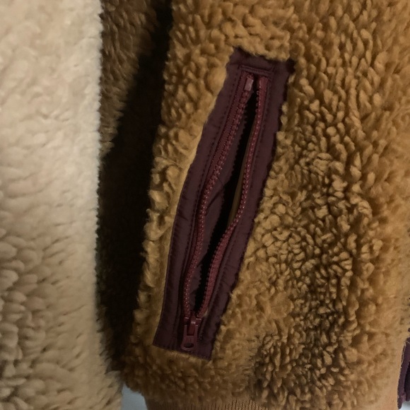 Fluffy warm jacket! American Eagle! 🦅 🧥💕 - Picture 4 of 7